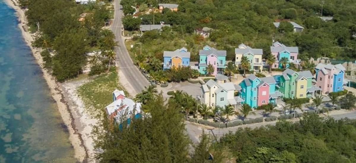Beachfront villa for sale in Grand Cayman