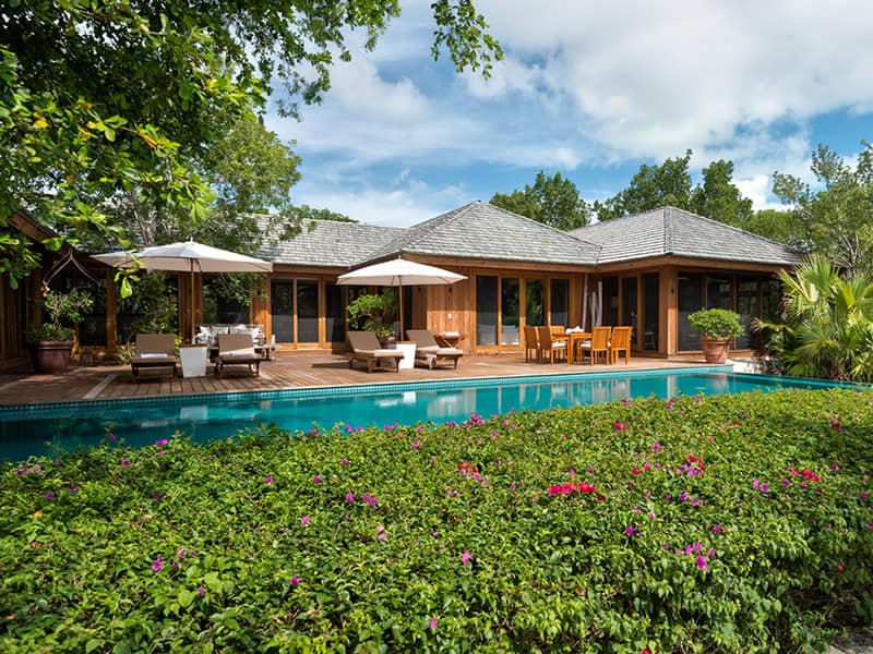Christie Brinkley Cuts the Price on Turks and Caicos Home 7th Heaven(02)
