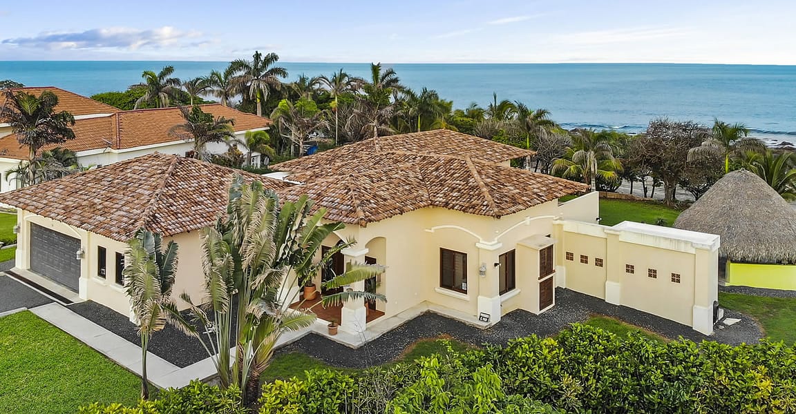 3 Bedroom Beachfront Home for Sale, Costa Pedasi, Pedasi, Panama 7th