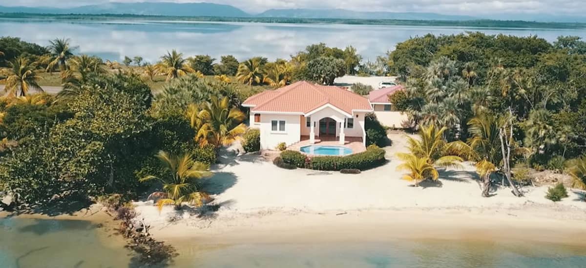 Beach house for sale in Belize