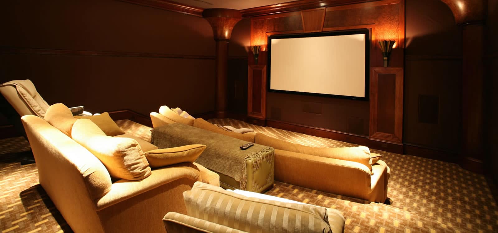 8 Bedroom UltraLuxury Beachfront Home for Sale, South Sound, Grand