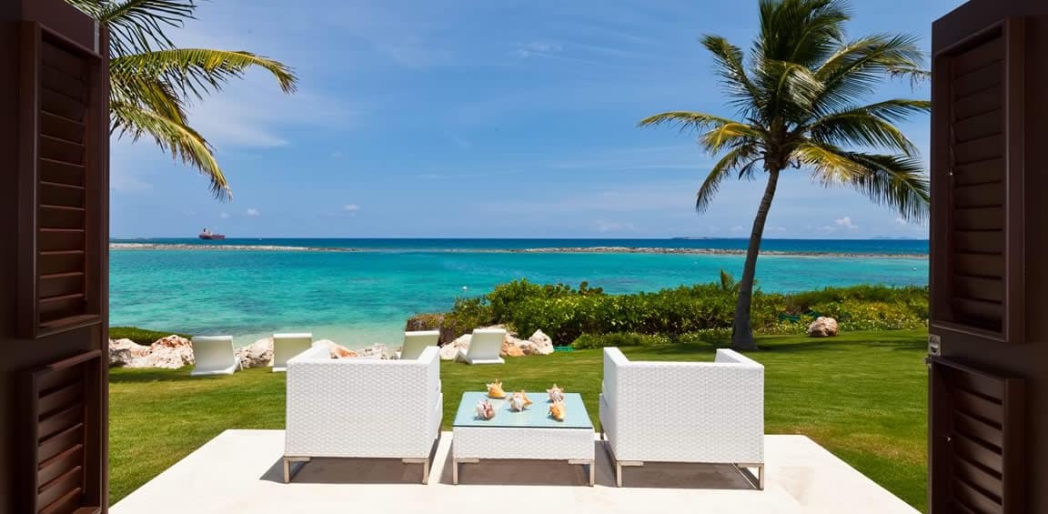 10 Bedroom Ultra-Luxury Beachfront Home for Sale, Little Harbour Bay ...