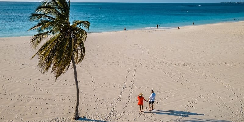 Couple on the beach in Aruba