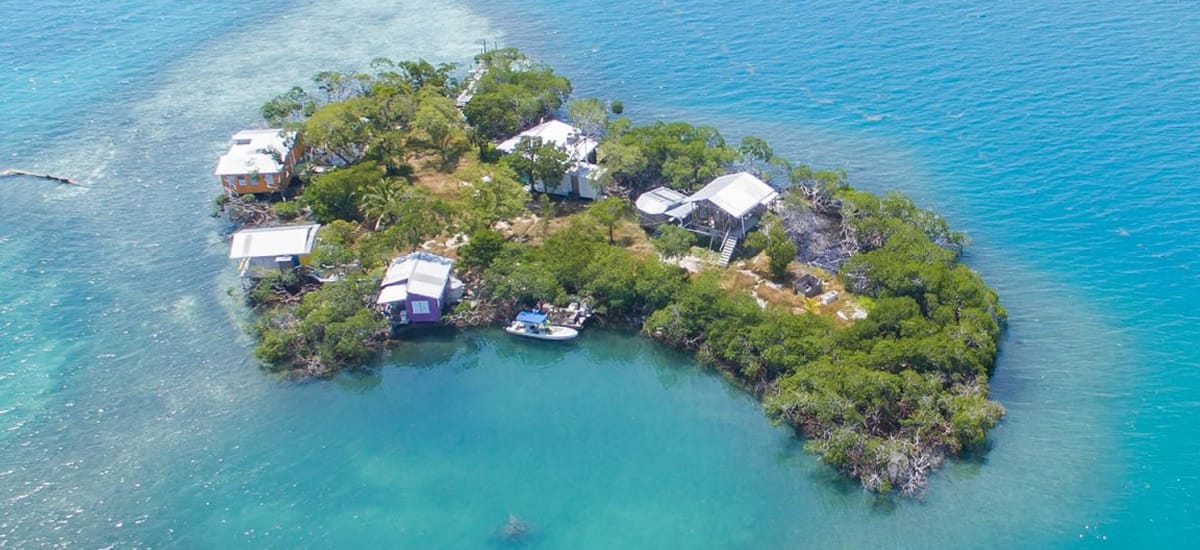 Islands for sale with 4 cabanas in Stann Creek, Belize