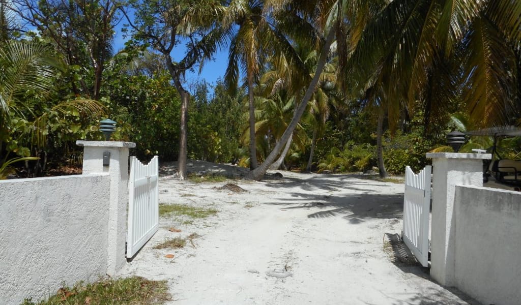 2 Bedroom Beachfront Home for Sale, Spanish Wells, Eleuthera, Bahamas 7th Heaven Properties