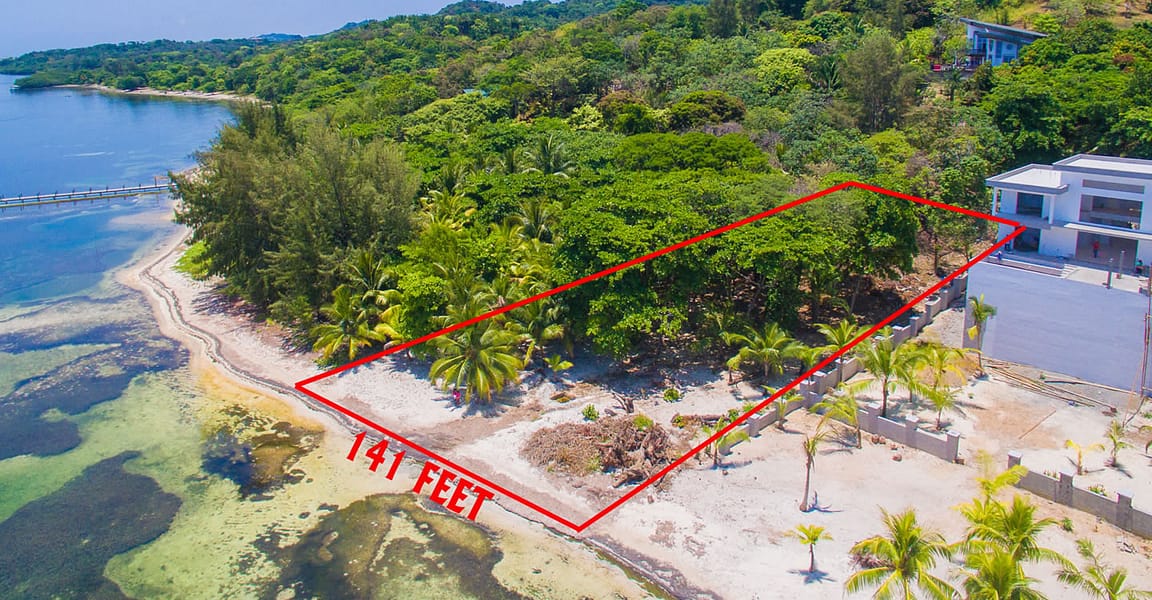 0.67 Acres of Beachfront Land for Sale, Palmetto Point, Roatan 7th