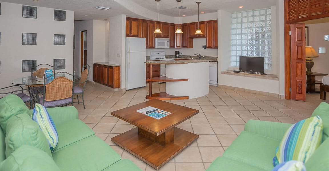 2 Bedroom Condo for Sale, West Bay Beach, Roatan 7th Heaven Properties