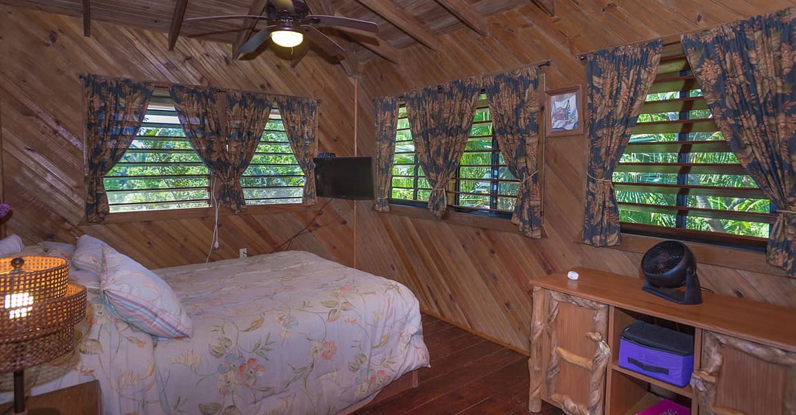 5 Bedroom Home for Sale, West Bay Ridge, Roatan 7th Heaven Properties