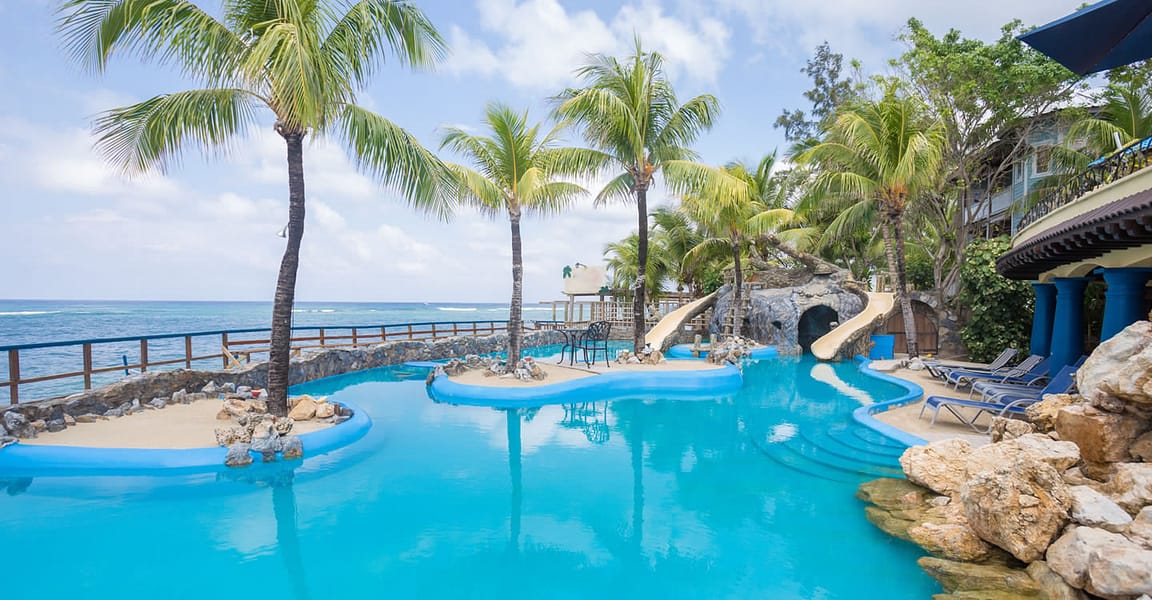 6 Bed Waterfront Bed & Breakfast for Sale, West Bay, Roatan - 7th ...