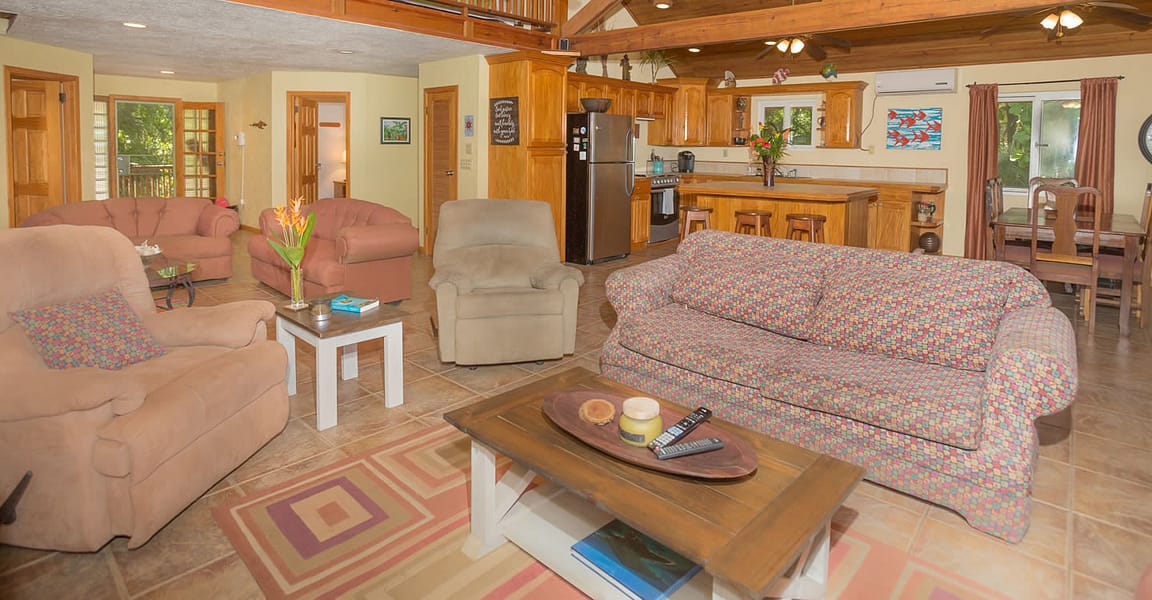 5 Bedroom Beachfront Home for Sale, Sandy Bay, Roatan 7th Heaven