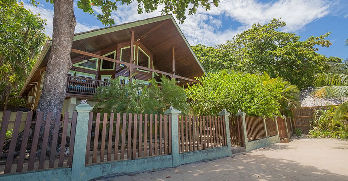 5 Bedroom Beachfront Home for Sale, Sandy Bay, Roatan 7th Heaven