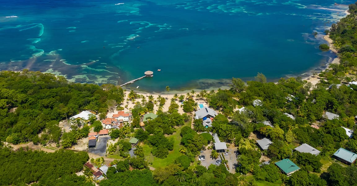0.56 Acres of Beachfront Land for Sale, Palmetto Bay, Roatan 7th