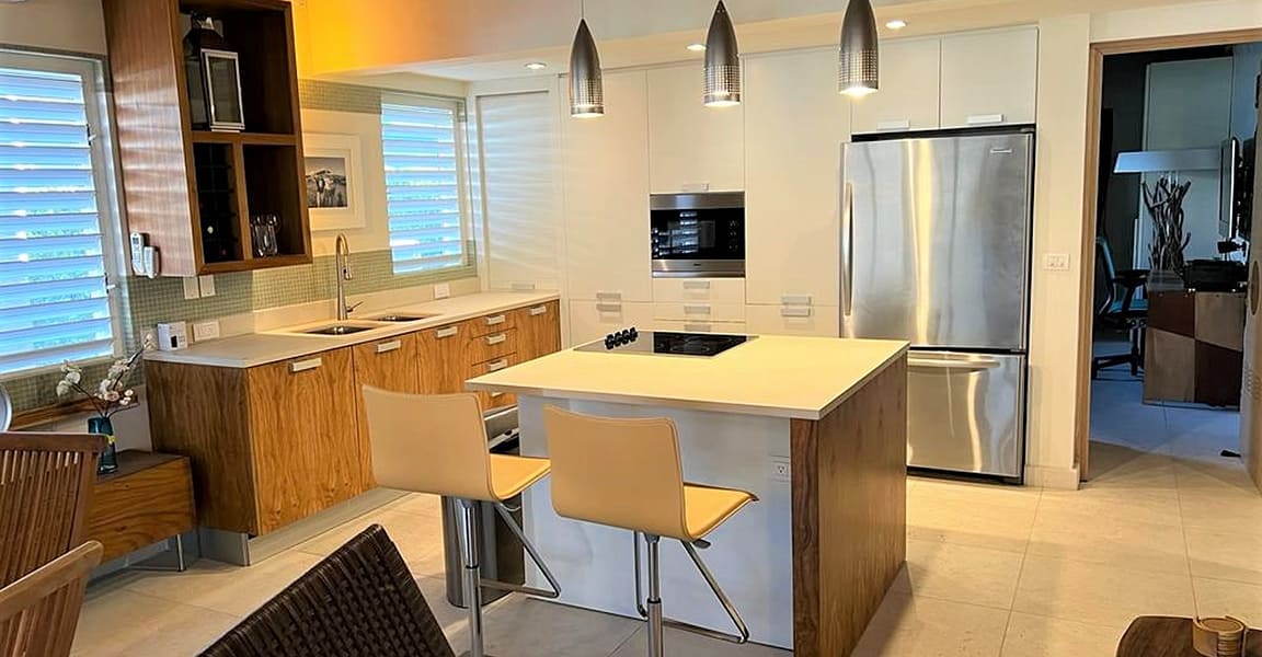 5 Bedroom Luxury Beachfront Home for Sale, South Beach, Jolly Harbour