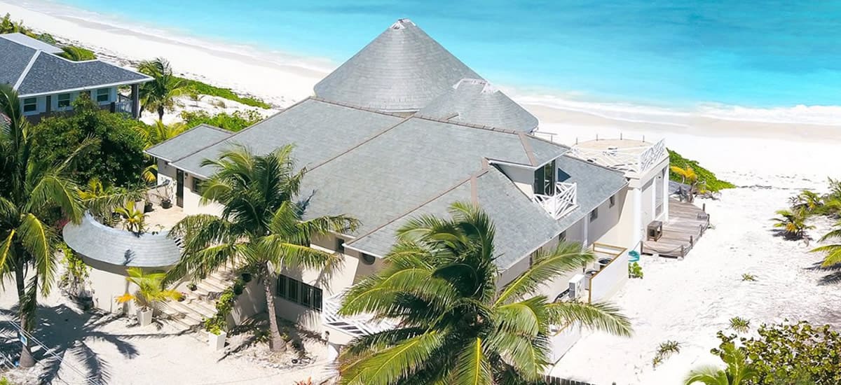 Beachfront home for sale in Exumas, Bahamas