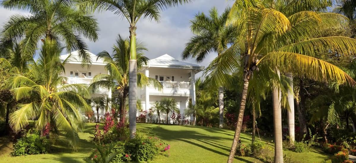 Beachfront hotel for sale in Costa Rica