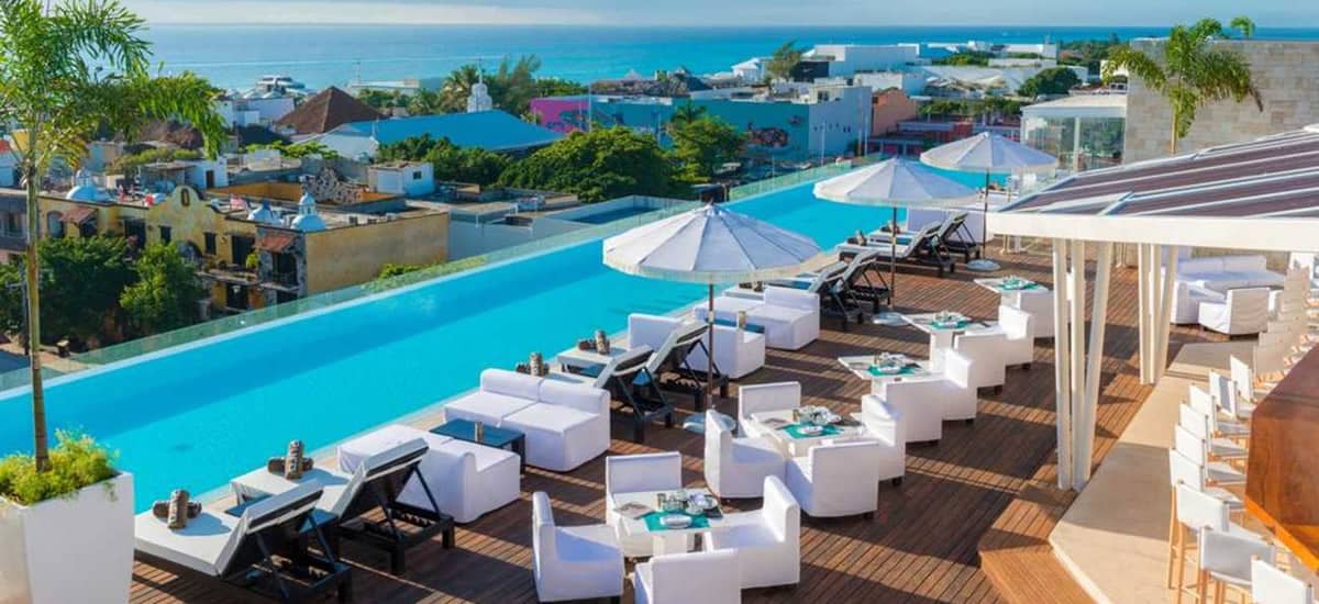Condos for sale in Playa del Carmen within a five-star hotel