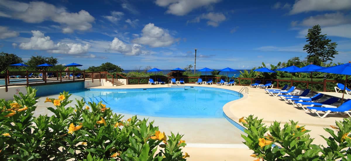 Barbados - Affordable beachfront condos for sale in Paynes Bay