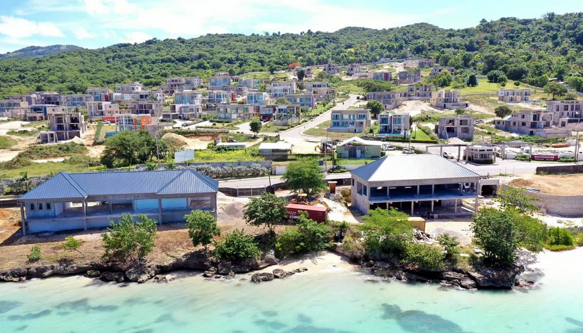 Whitehouse Beach Club - Westmoreland