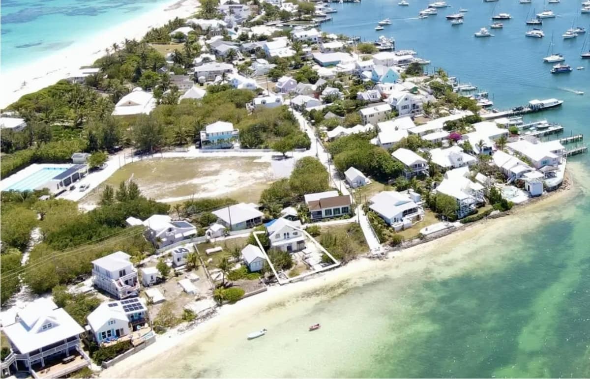Beachfront Cottage in Elbow Cay, Bahamas