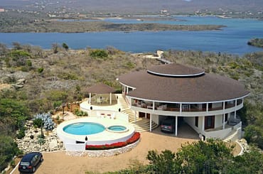 House hunting on Curacao