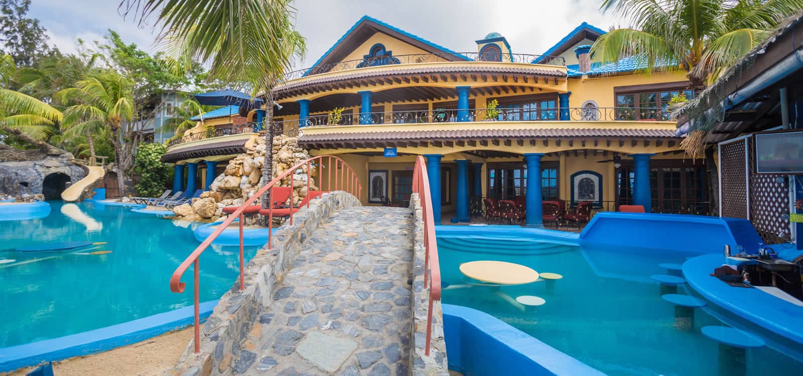 6 Bed Waterfront Bed & Breakfast For Sale, West Bay, Roatan - 7th ...