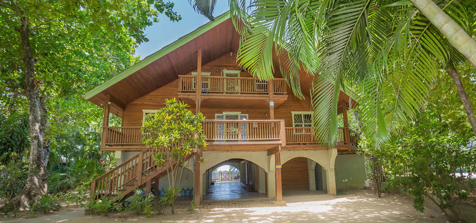 5 Bedroom Beachfront Home for Sale, Sandy Bay, Roatan 7th Heaven