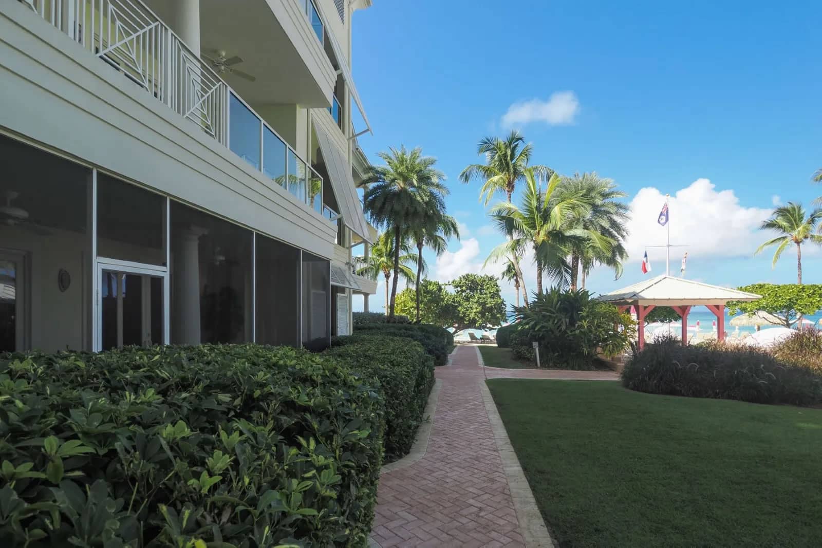 3 Bedroom Condo for Sale, Caribbean Club, Seven Mile Beach, Grand Cayman -  7th Heaven Properties