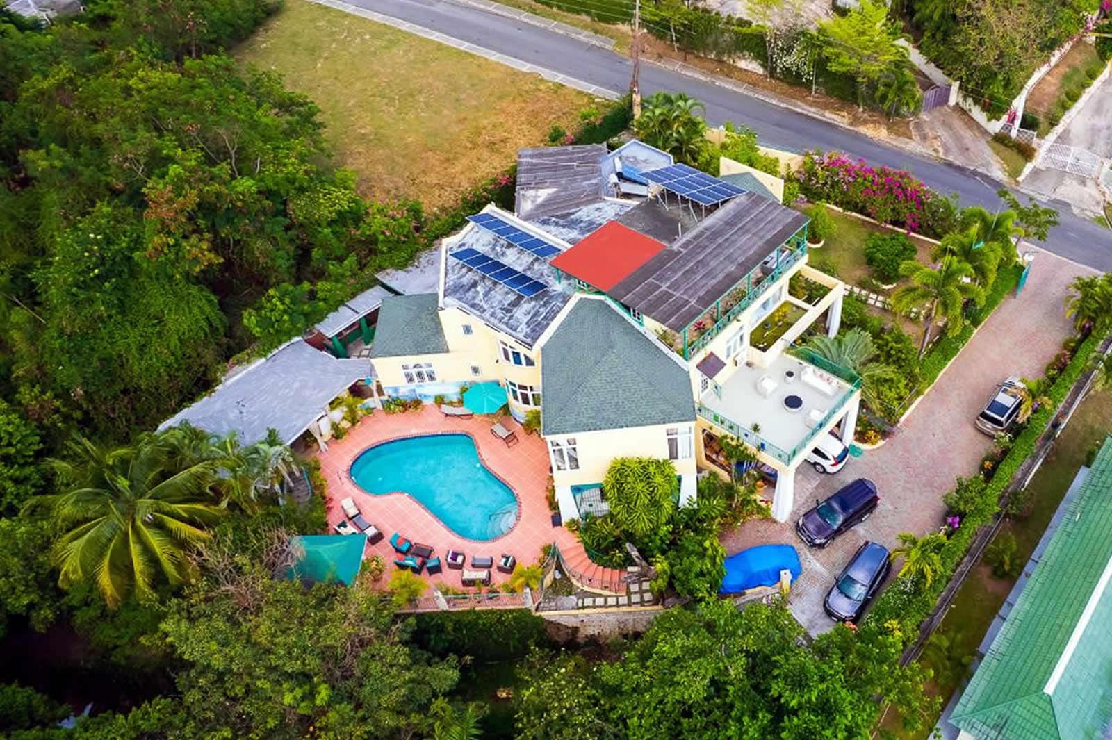 7 Bedroom House for Sale, Farringdon Heights, Kingston, Jamaica 7th