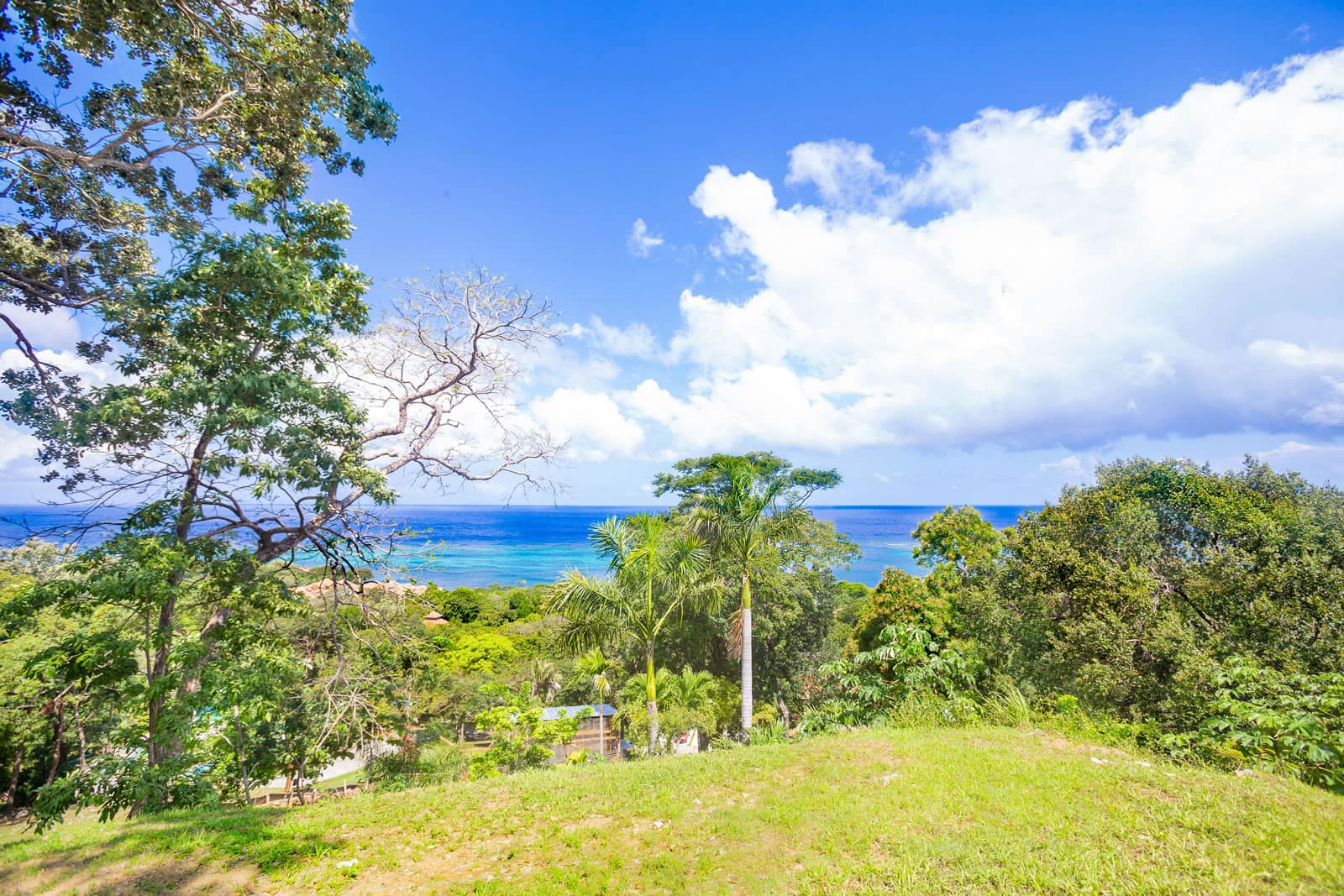 0.37 Acre Lot for Sale, Lawson Rock, Roatan 7th Heaven Properties