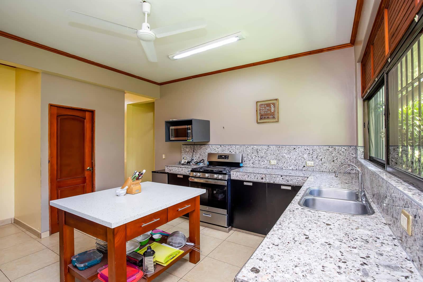 4 Bedroom House for Sale, Naranjito, Manuel Antonio, Puntarenas, Costa Rica 7th Heaven Properties