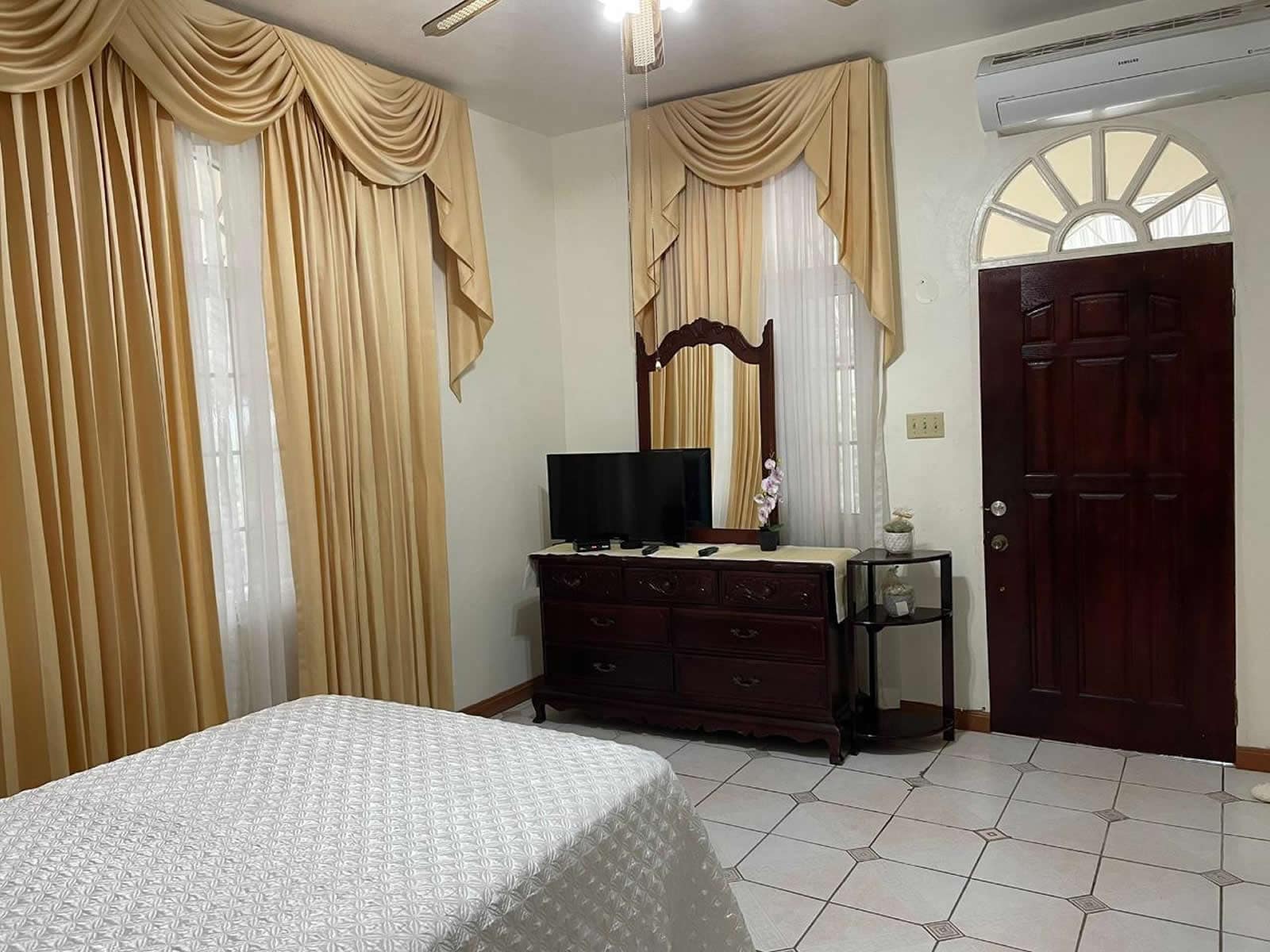 7 Bedrooms House for Sale, Tower Isle, St Mary, Jamaica 7th Heaven