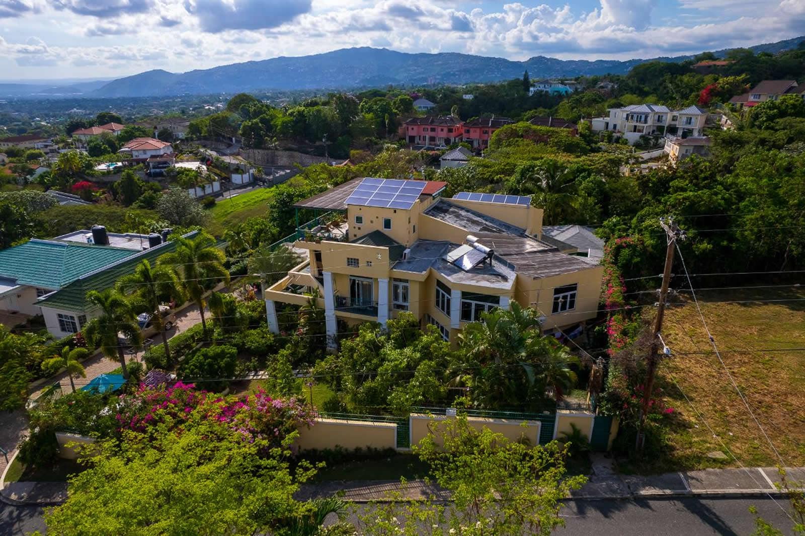 7 Bedroom House for Sale, Farringdon Heights, Kingston, Jamaica 7th