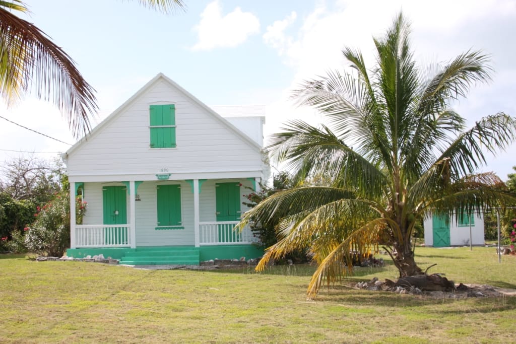 2 Bedroom Historic Cottage for Sale, Spanish Wells, Eleuthera, Bahamas 7th Heaven Properties