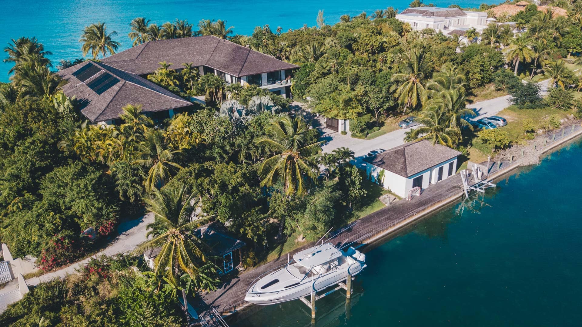 8 Bedroom Luxury Beachfront Home for Sale, Old Fort Bay, Bahamas 7th