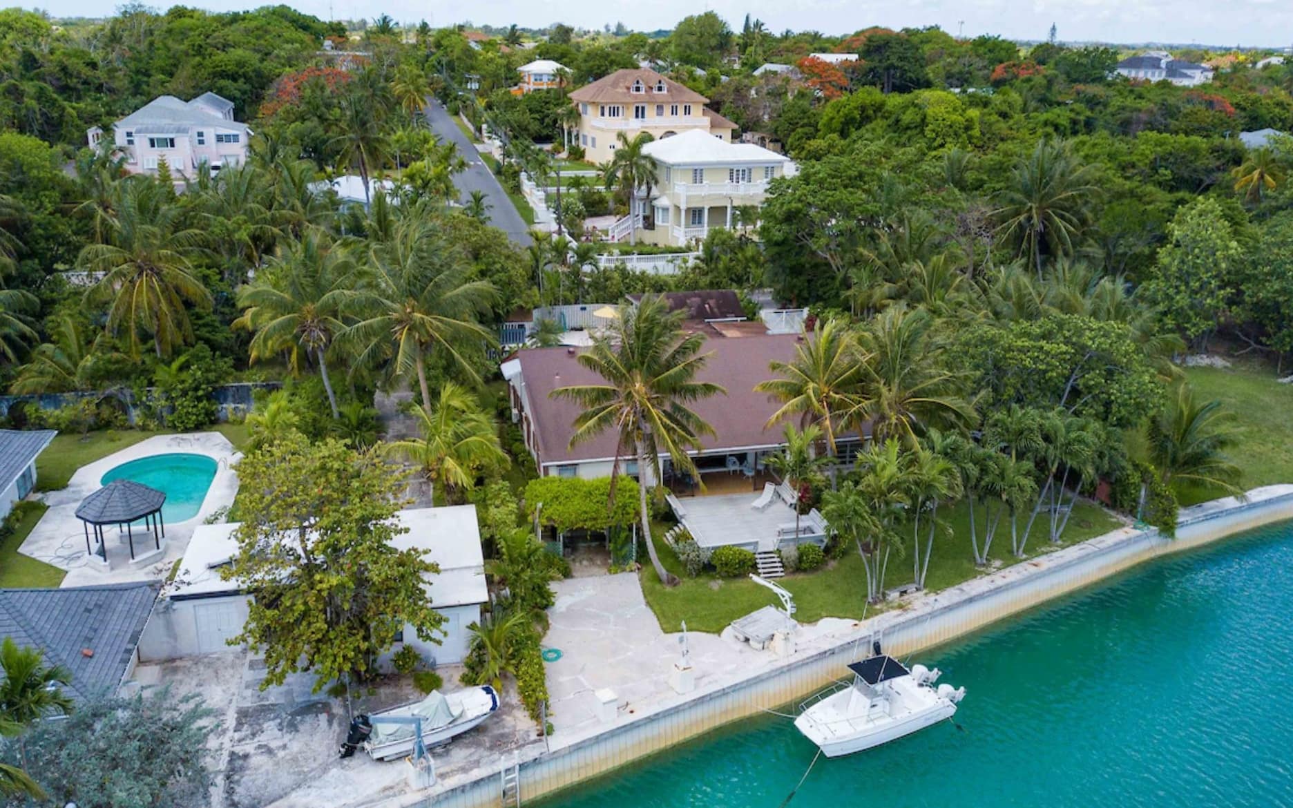 5 Bedroom Waterfront Home for Sale, Eastern Road, Nassau, Bahamas 7th