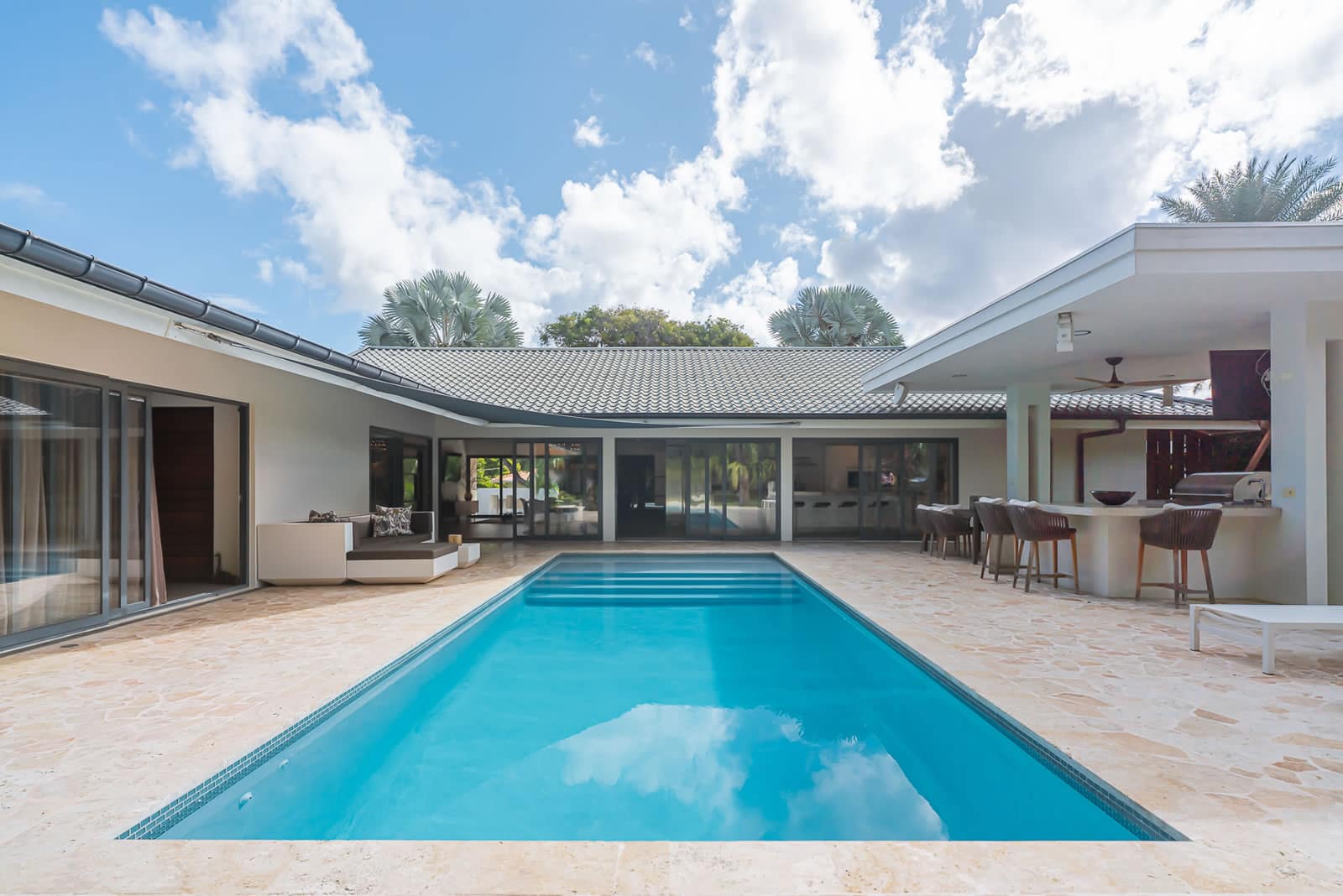 4 Bedroom Home for Sale, Alablancaweg , Mahaai, Curacao 7th Heaven