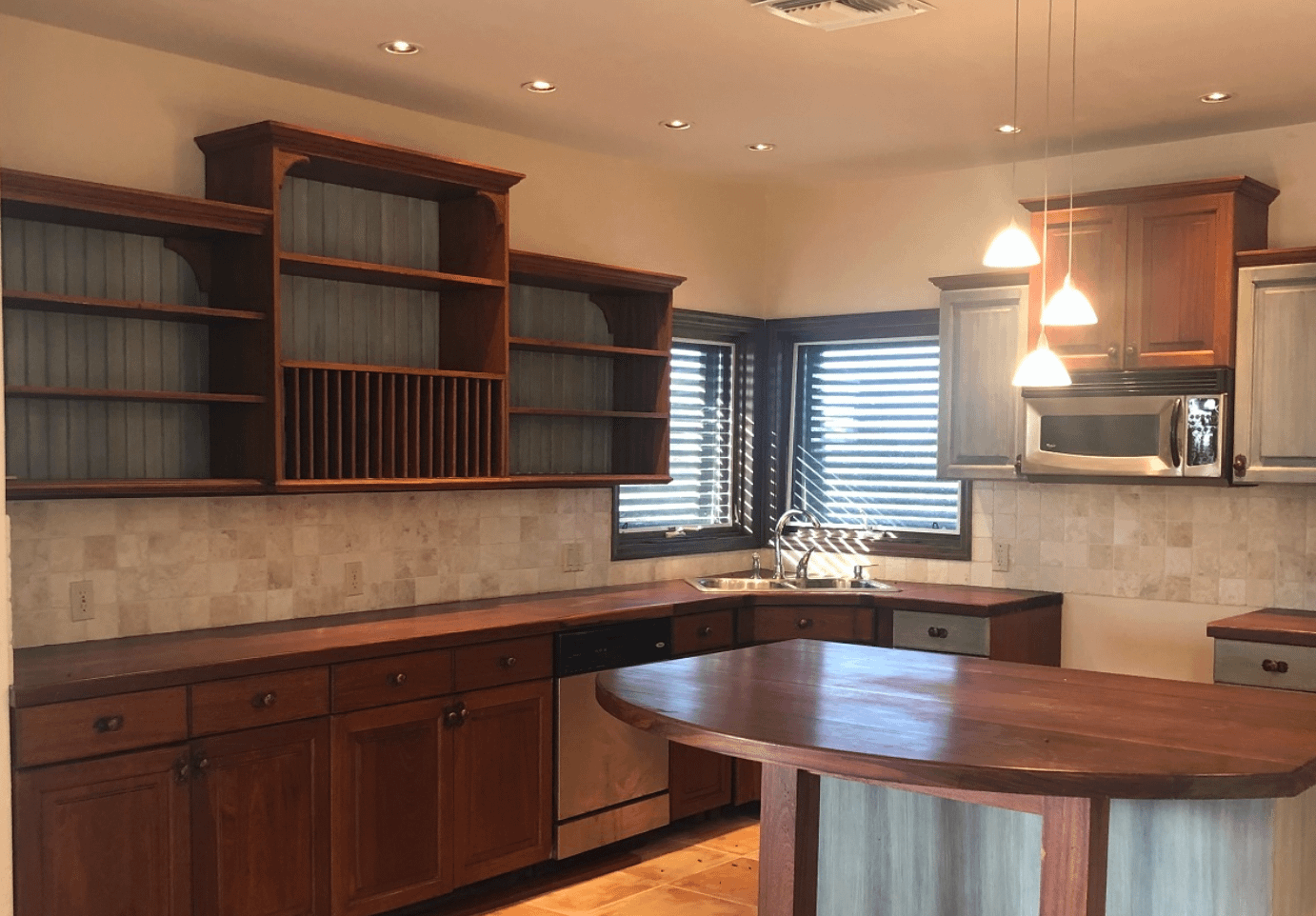 3 Bedroom CanalFront Home for Sale, Emerald Bay, Grand Bahama, Bahamas