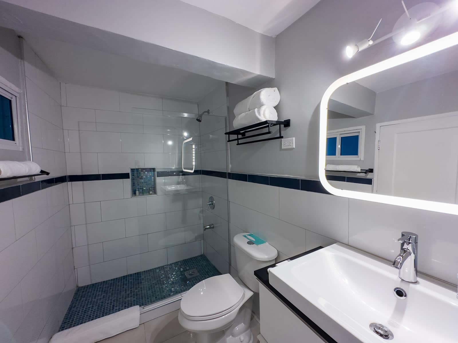 29Key Hotel for Sale, Discovery Bay, St Ann, Jamaica 7th Heaven