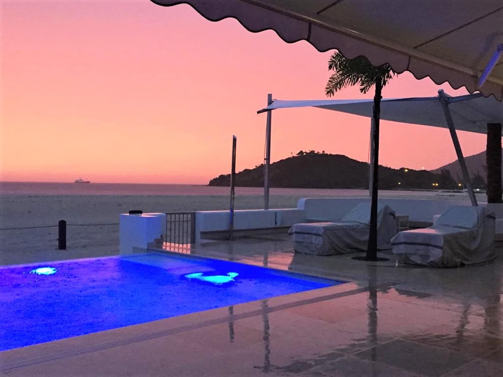 5 Bedroom Luxury Beachfront Home for Sale, South Beach, Jolly Harbour