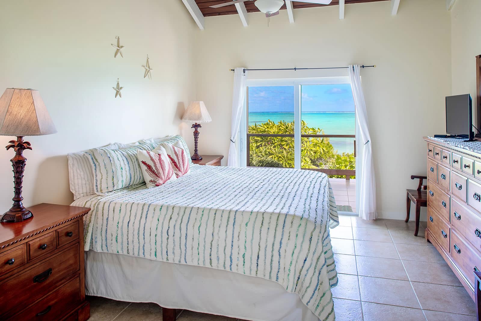 6 Bedroom Beachfront Property for Sale, Thompson Cove, Providenciales