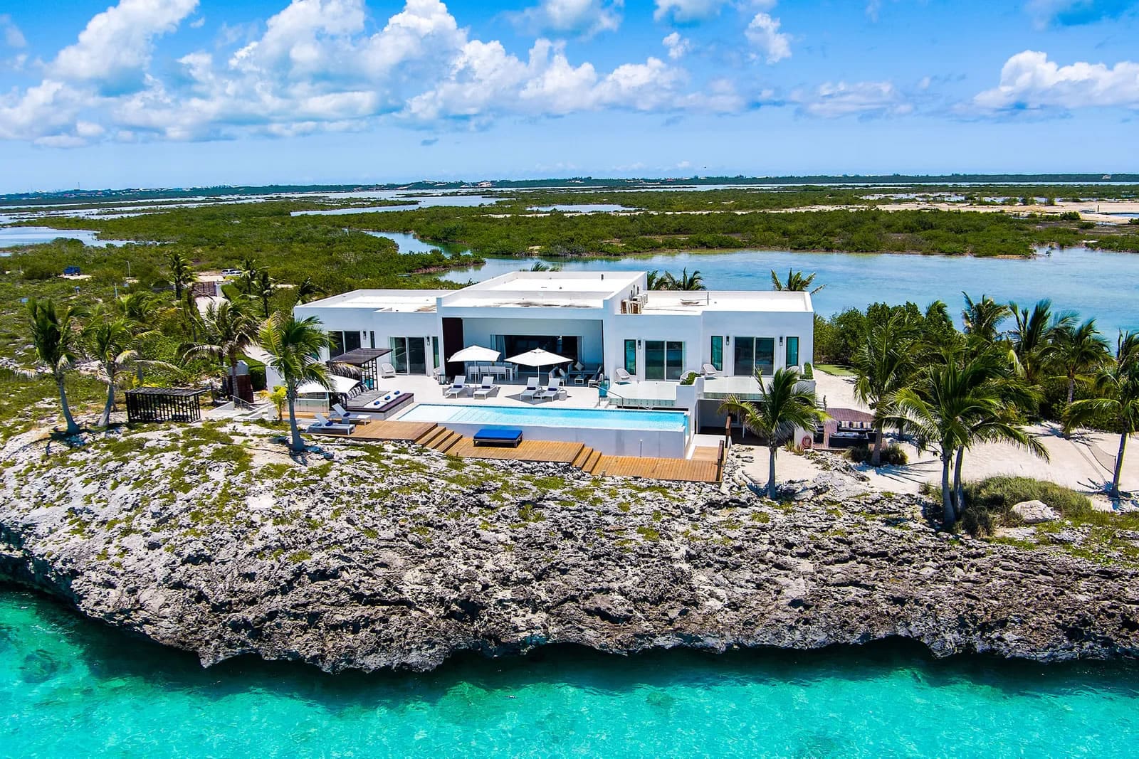 5 Bedroom Oceanfront Home for Sale, Turtle Tail Drive, Providenciales