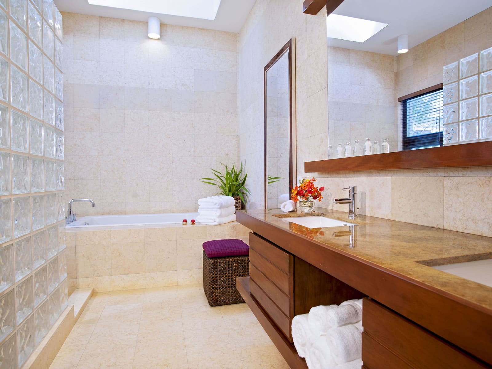 2 Bedroom SeaView Home for Sale, Pristine Bay, Roatan 7th Heaven