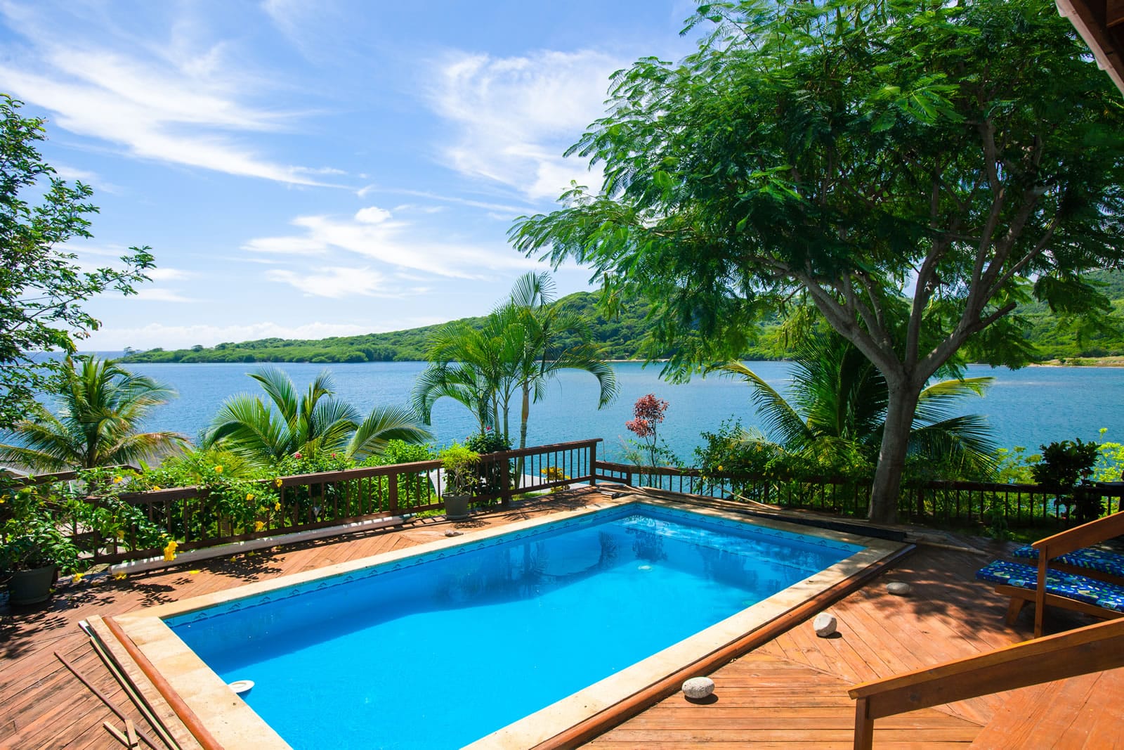 3 Bedroom Waterfront Home with 1 Bedroom Casita for Sale, Roatan 7th