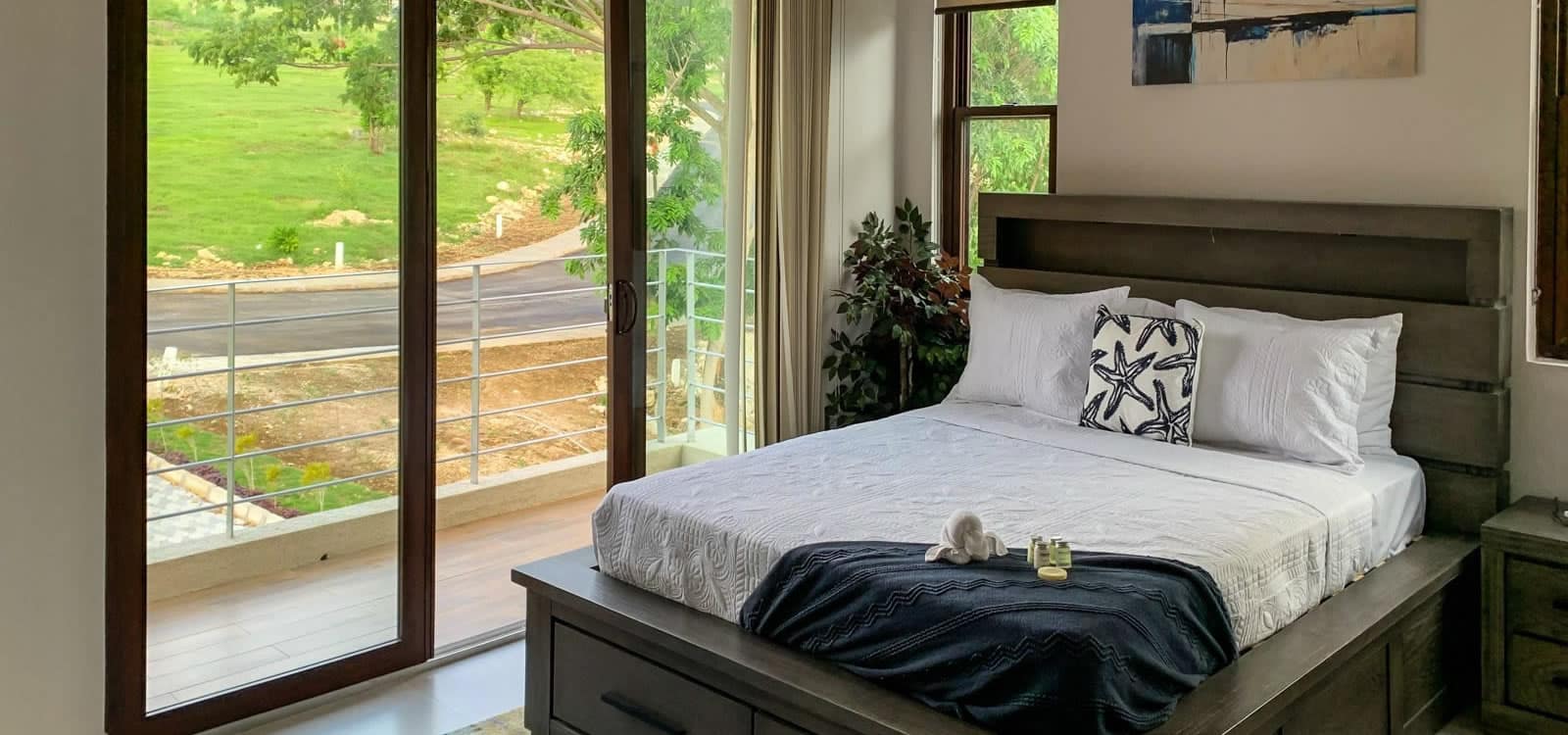 3 Bedroom Beachfront Villas for Sale, White House Beach Club