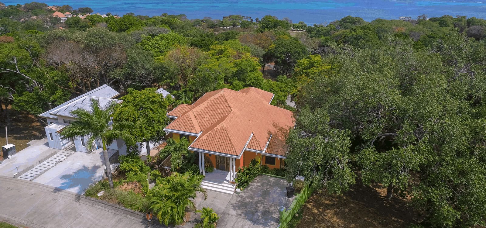4 Bedroom House for Sale, Lawson Rock, Roatan 7th Heaven Properties