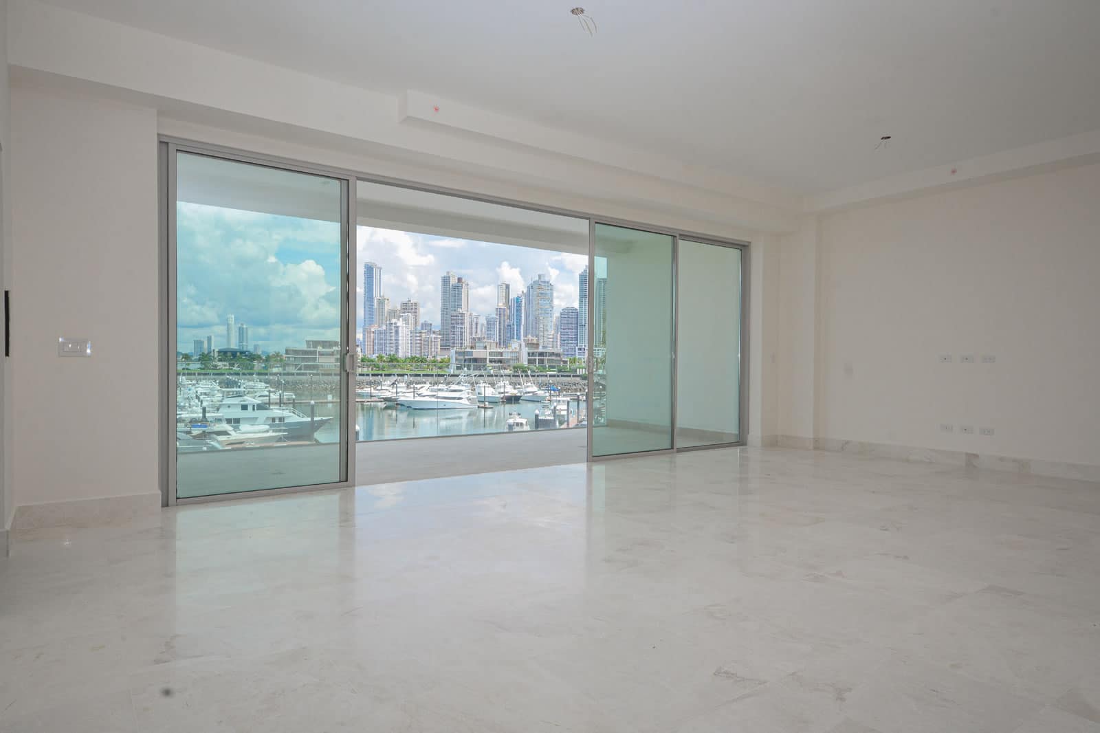 2 Bedroom Apartments for Sale, Beach Club Residences, Ocean Reef