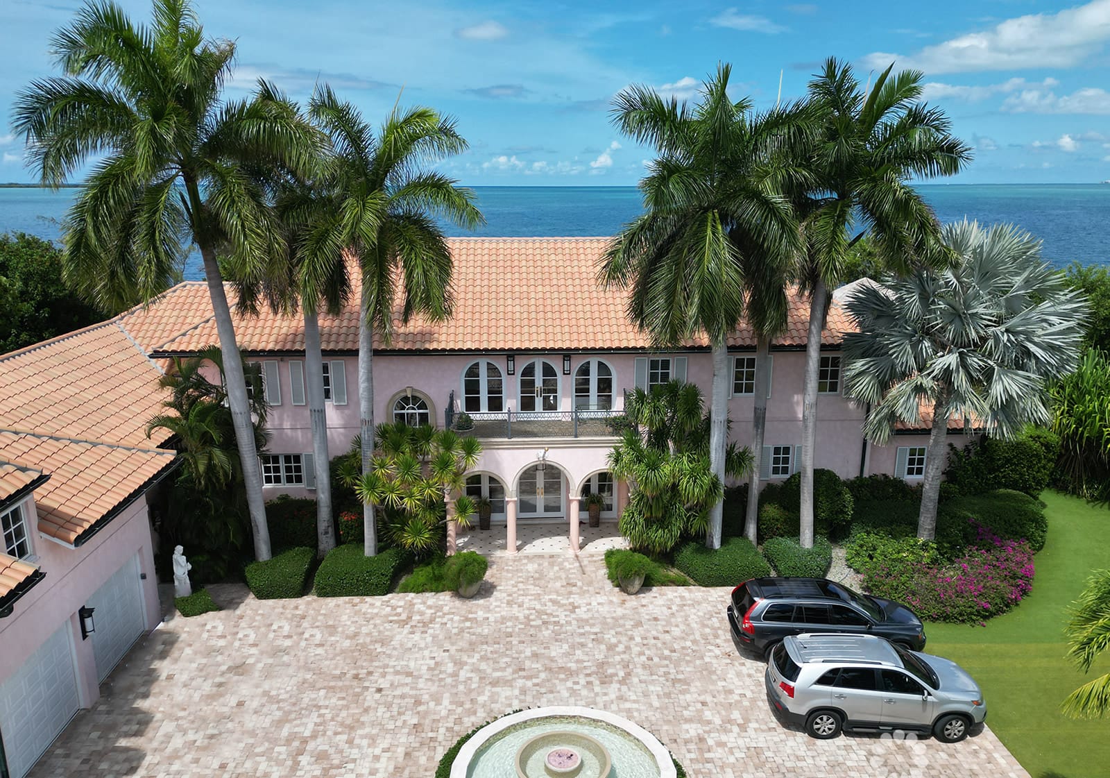 6 Bedroom Luxury Waterfront Home for Sale, Vista del Mare, Grand Cayman